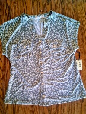 NWT PETiTE top, Green, Sz PL